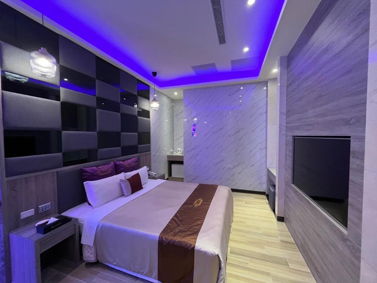 Purple Rainbow Motel Taipei Exteriör bild